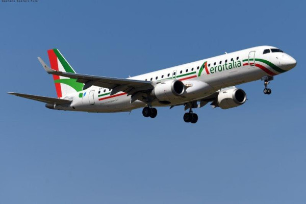 Embraer E190 aircraft